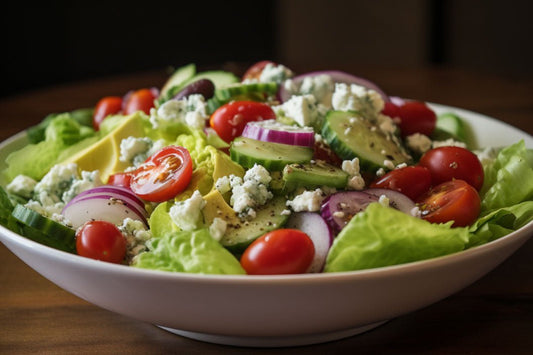 Salada de alface de manteiga refrescante com vinagrete picante